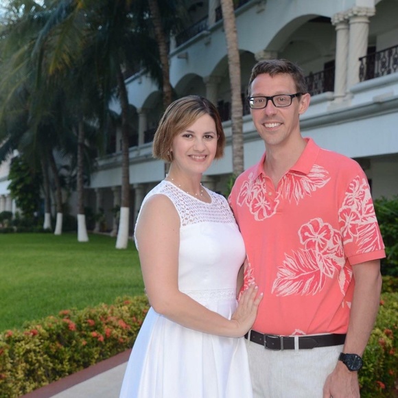 Meet your Posher, Lindsey & Trent - Trindsey! - Picture 1 of 1